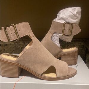 Sole Society Tan Heels with Chunky Block Heel and Ankle Strap